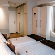 Doppelzimmer Tür